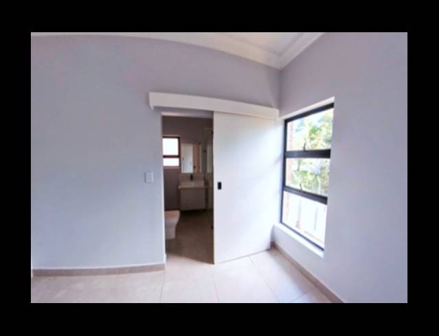 3 BEDROOM APARTMENT FOR SALE IN BRYANSTON
